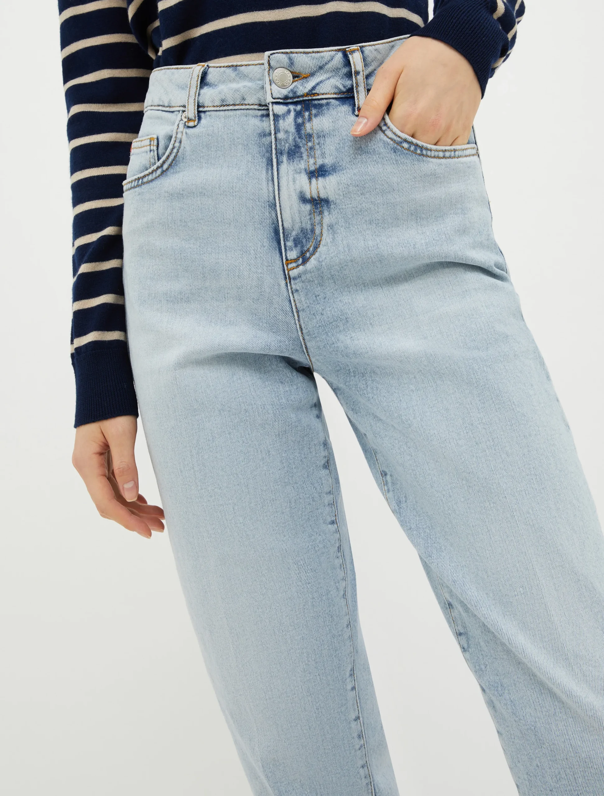 Barrel-leg jeans
