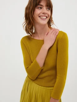 Boat-neck knitted jumper