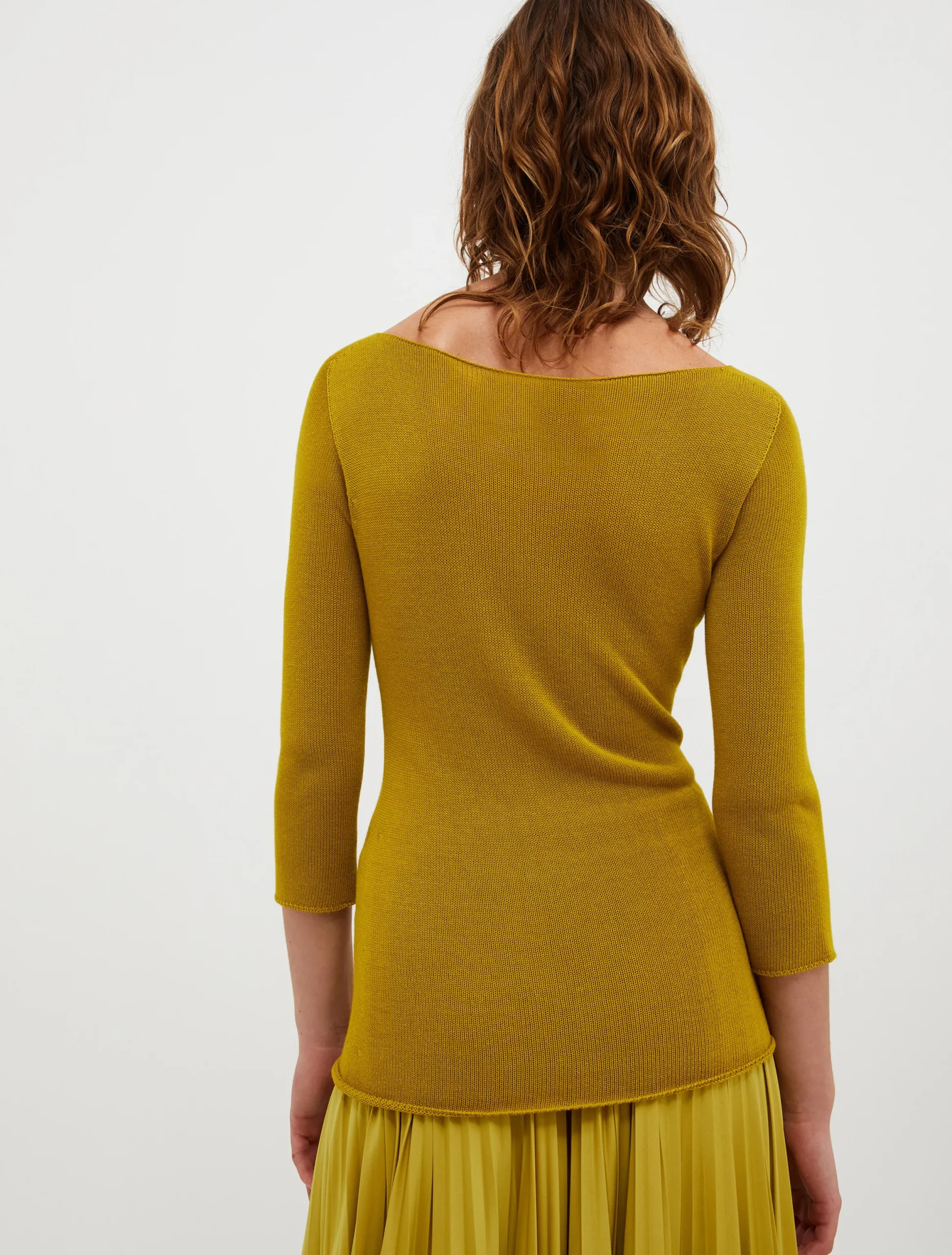 Boat-neck knitted jumper