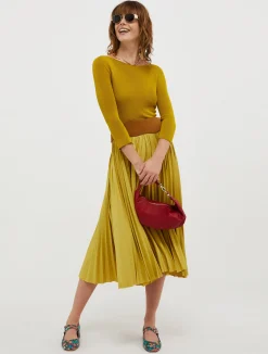 Boat-neck knitted jumper