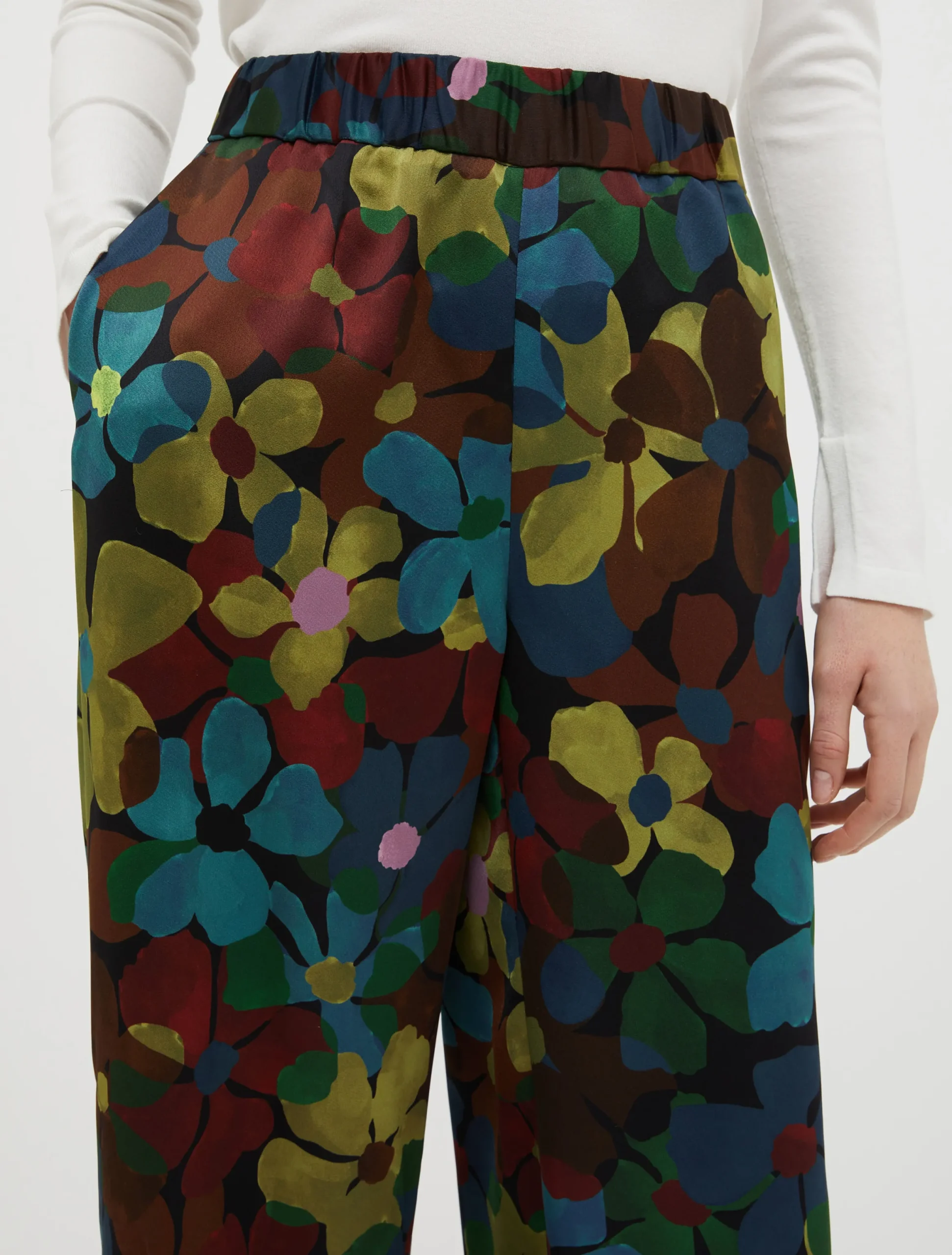 Camouflage-print wide-leg trousers