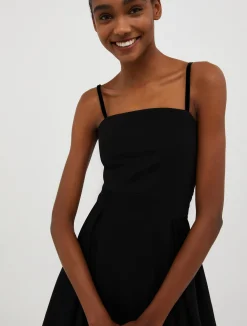 Corolla-shaped jersey dress