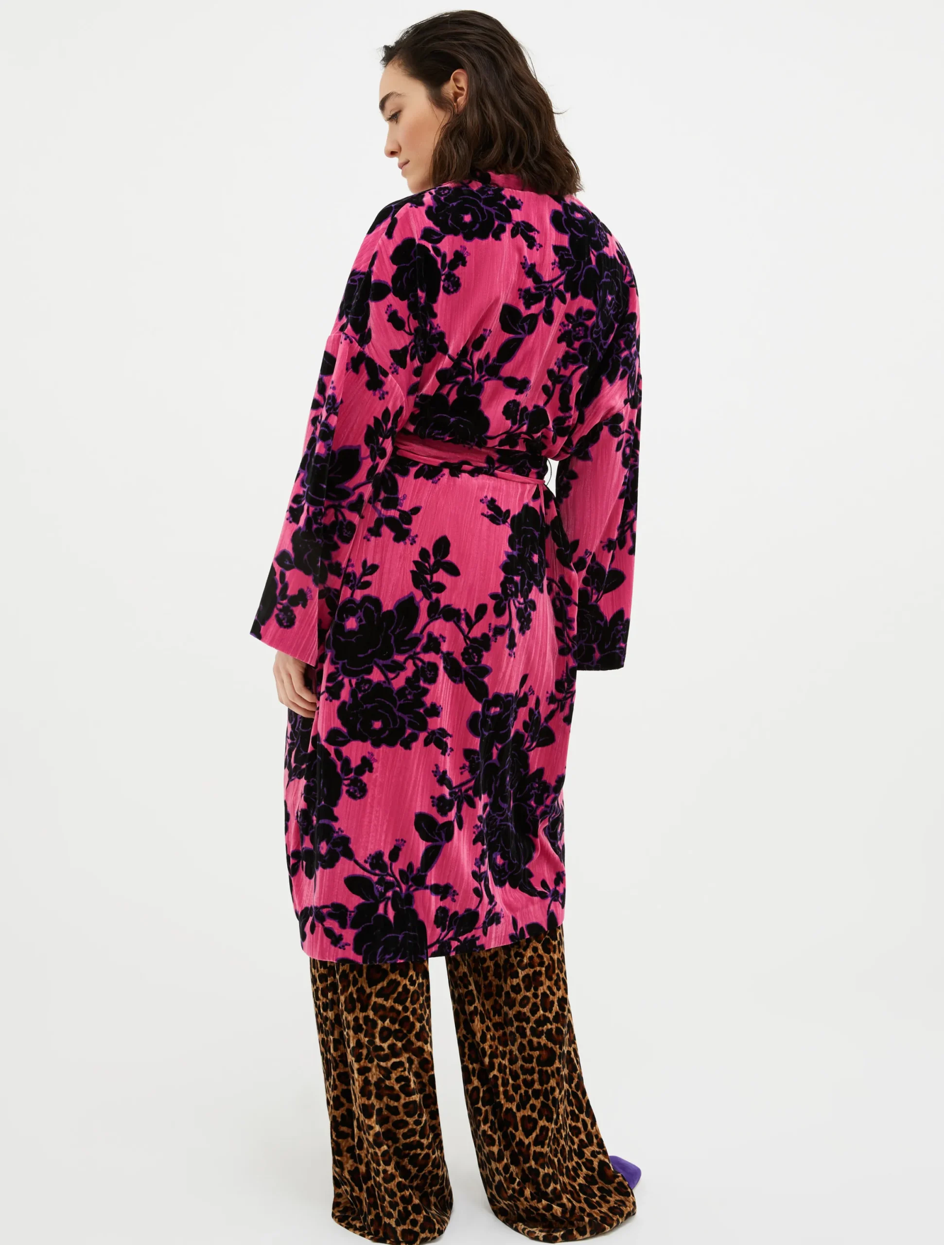 Crinkle-effect velvet coat