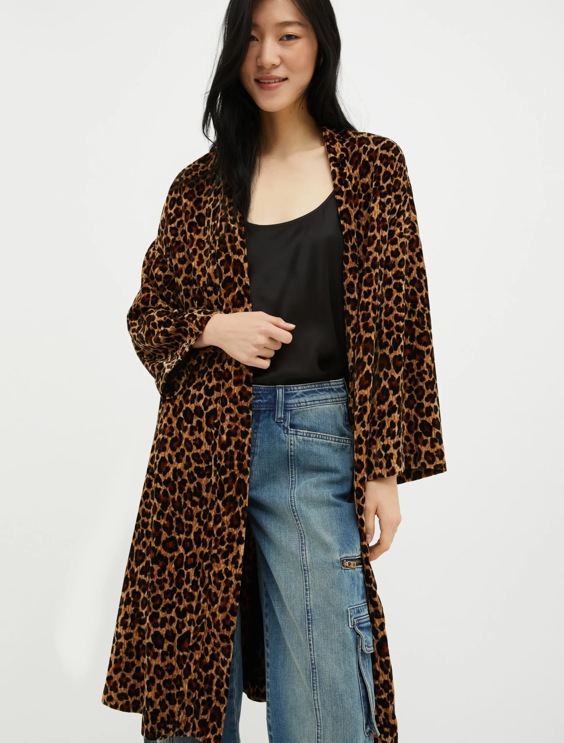 Crinkle-effect velvet coat