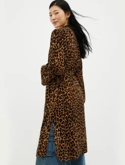 Crinkle-effect velvet coat