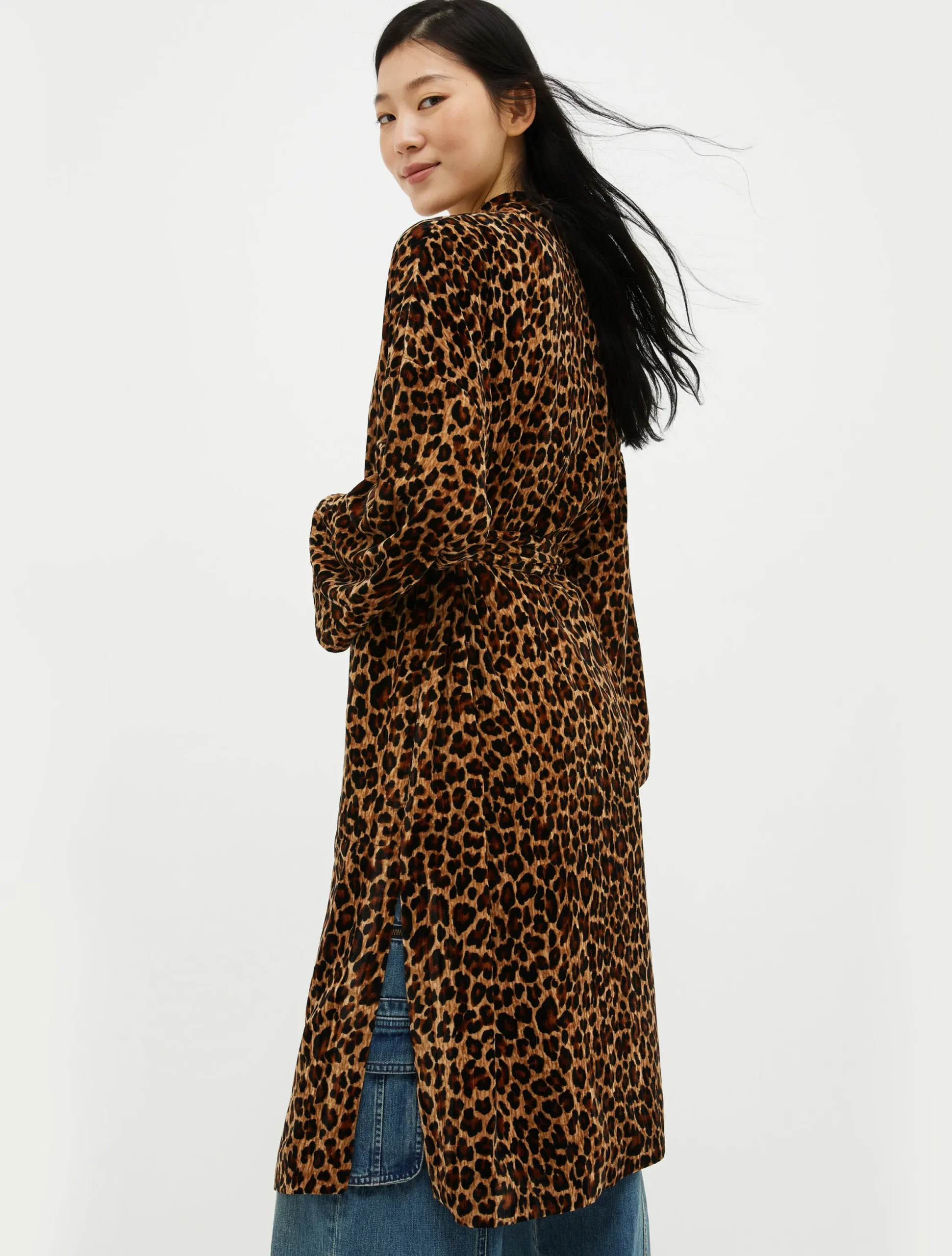 Crinkle-effect velvet coat