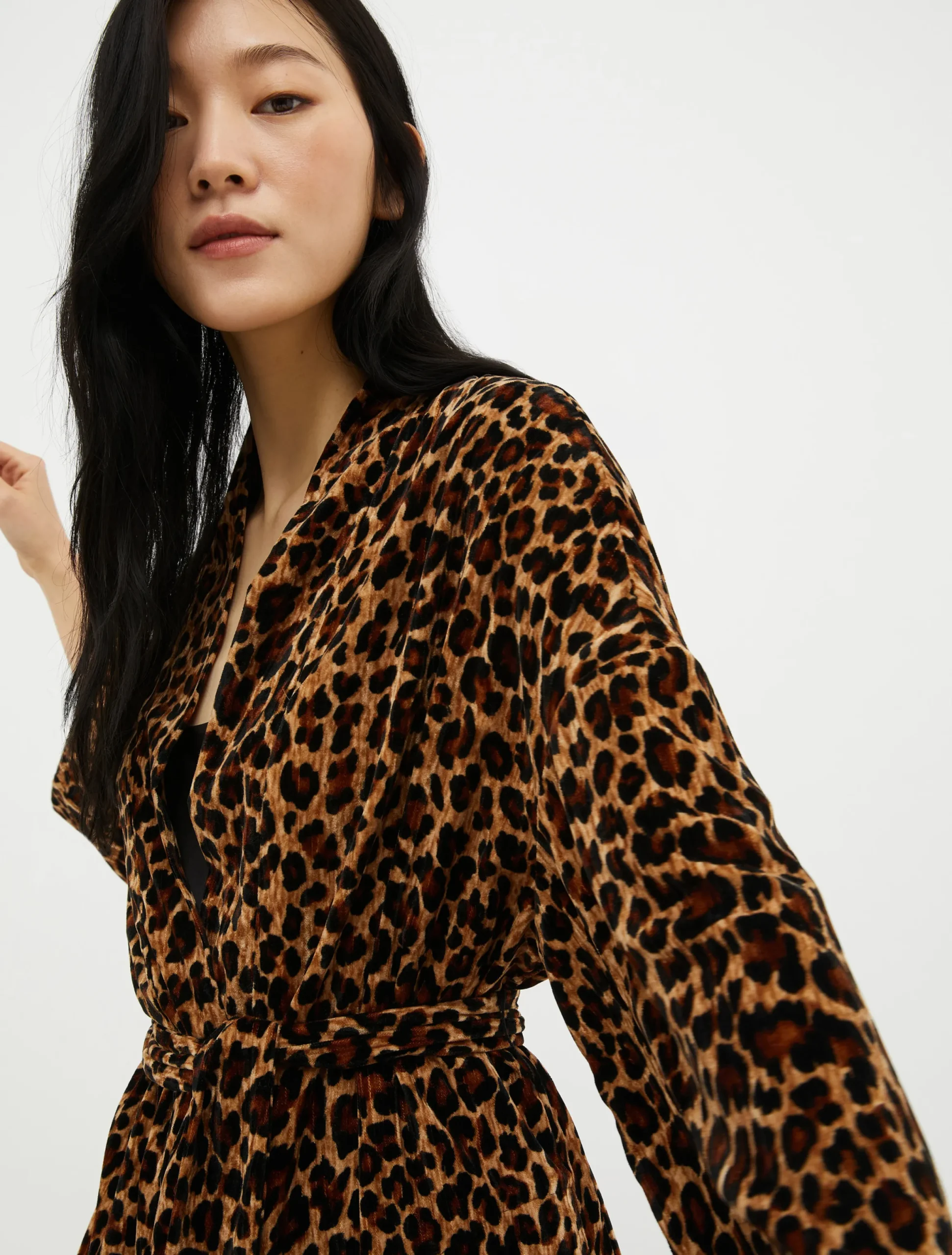 Crinkle-effect velvet coat