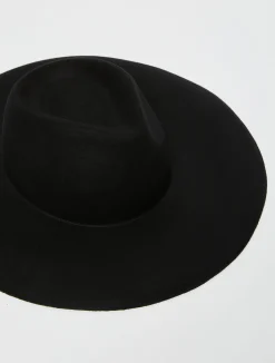 De-Coated with Anna Dello Russowool-felt hat