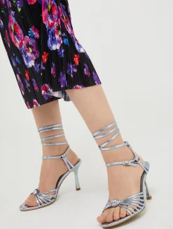 Detachable-strap laminated sandals
