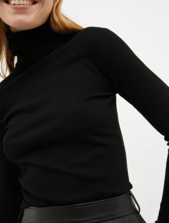 High-neck jumper
