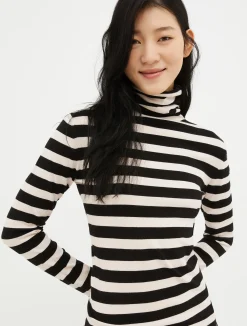 High-neck jumper
