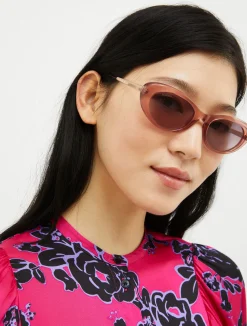 Oval cat-eye glasses