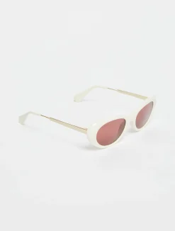 Oval cat-eye glasses