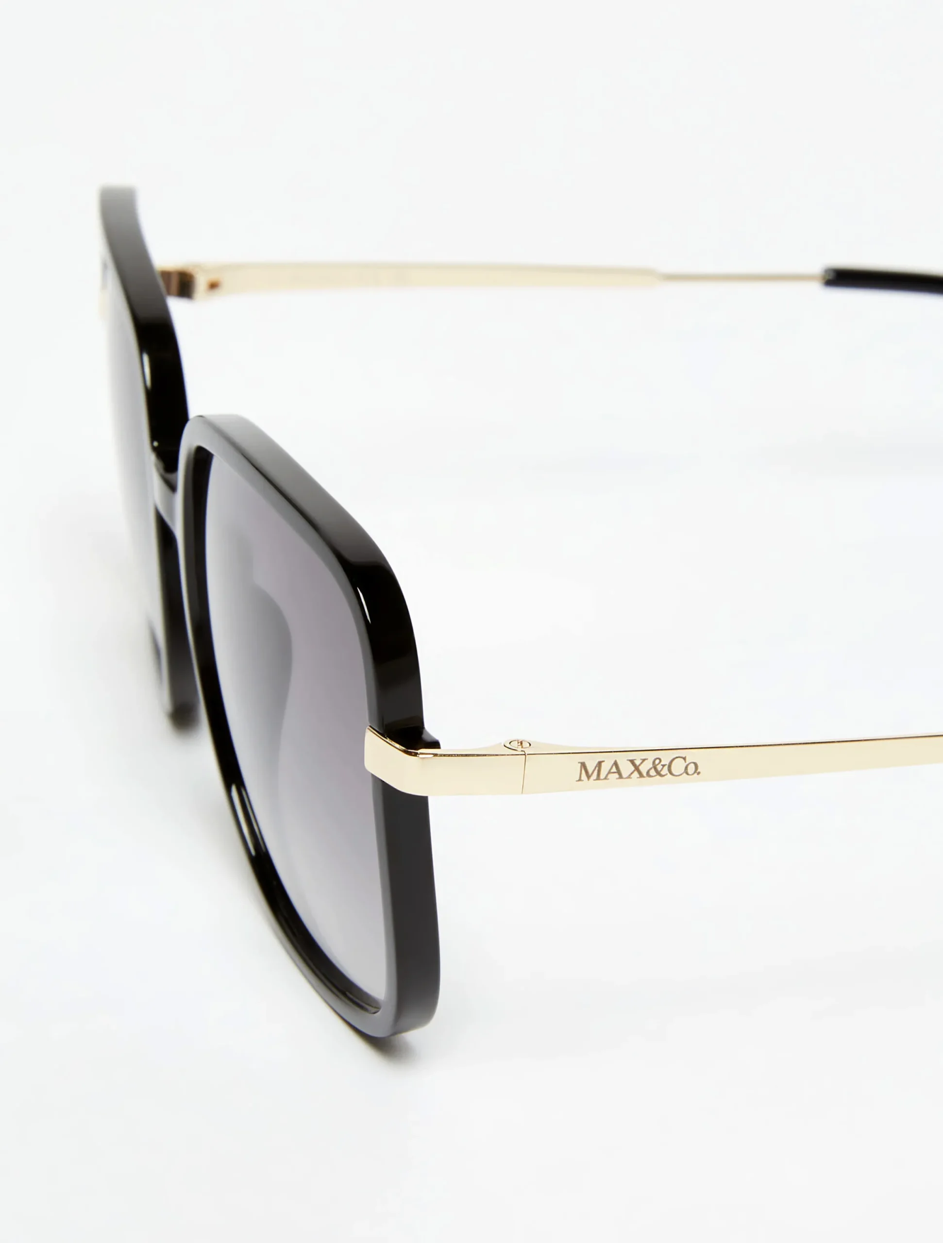 Oversized square sunglasses
