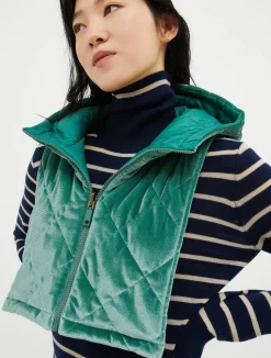 Reversible hooded collar