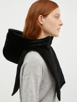 Reversible hooded collar