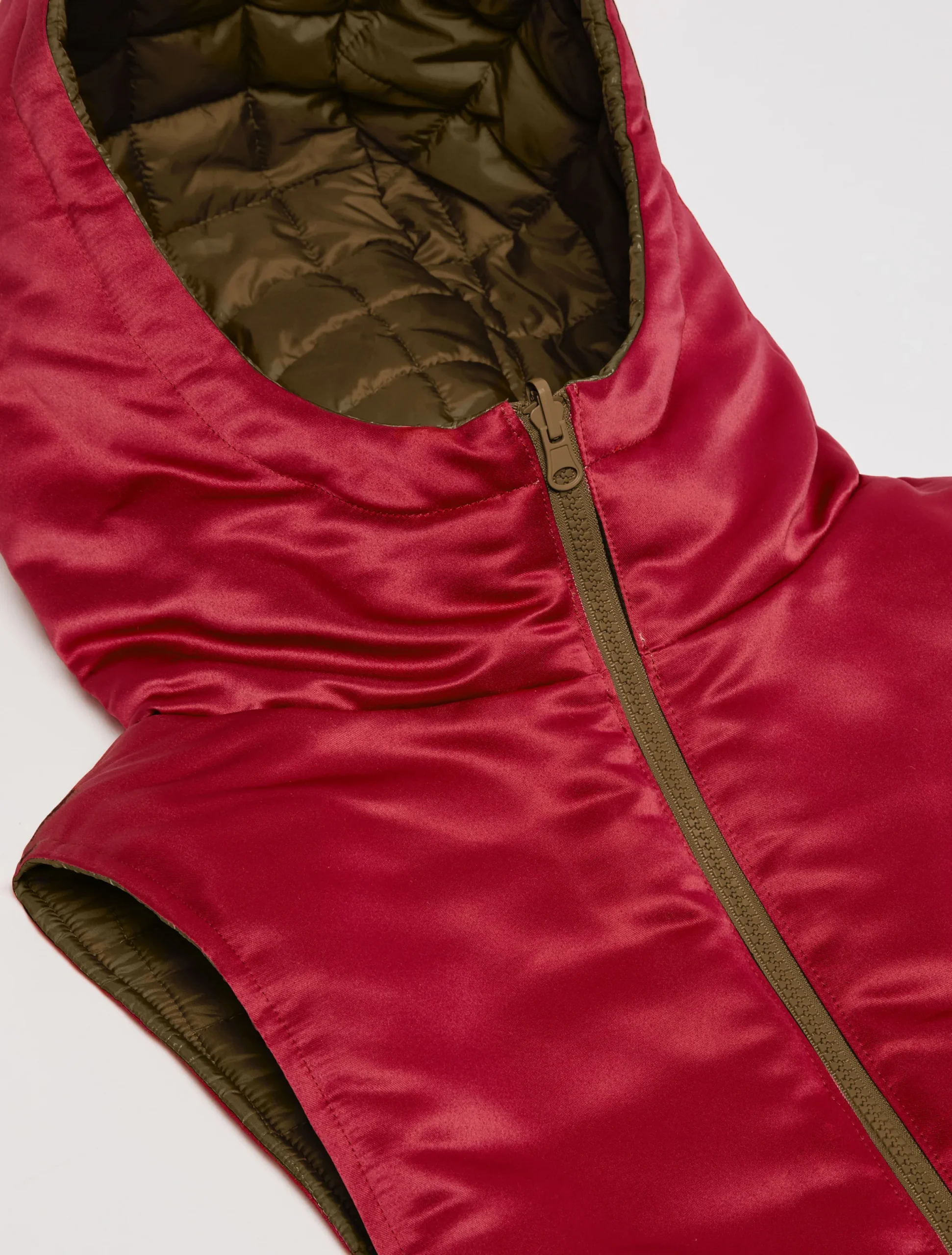 Reversible hooded collar