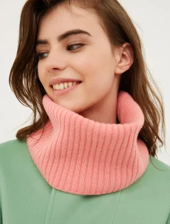 Ribbed cashmere neck warmer