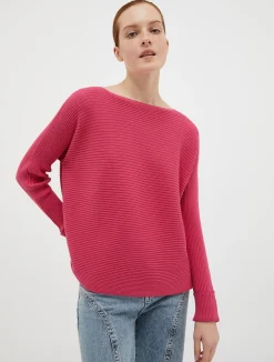 Ribbed knitted jumper