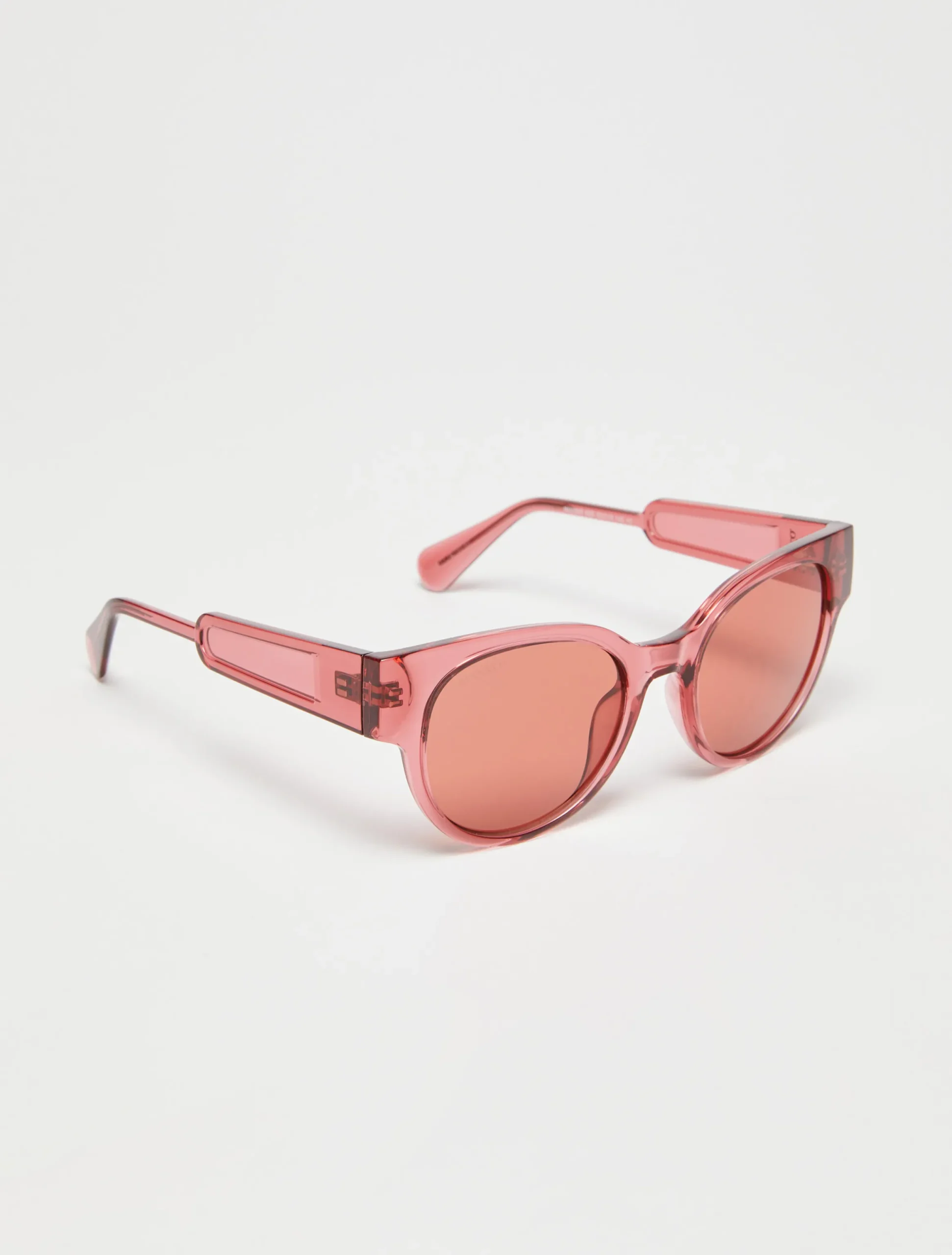 Round butterfly sunglasses