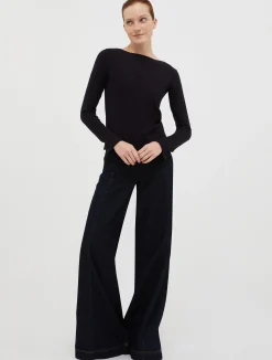 Slim-fit boat-neck jumper