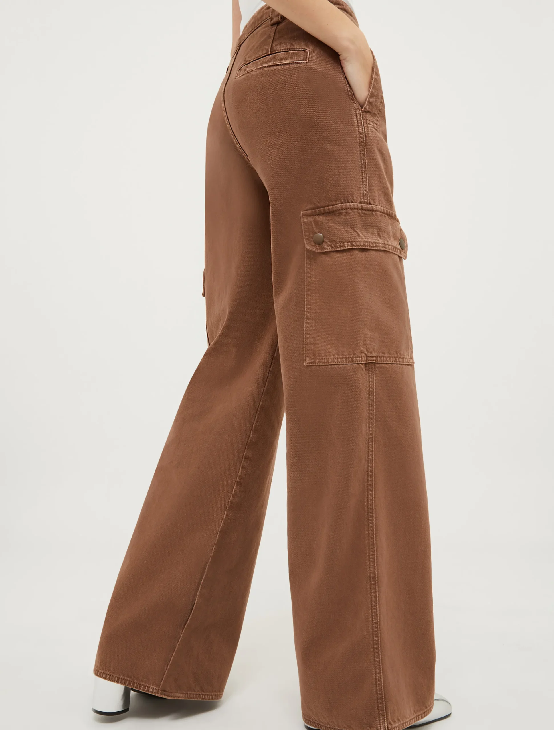 Straight-cut cargo trousers