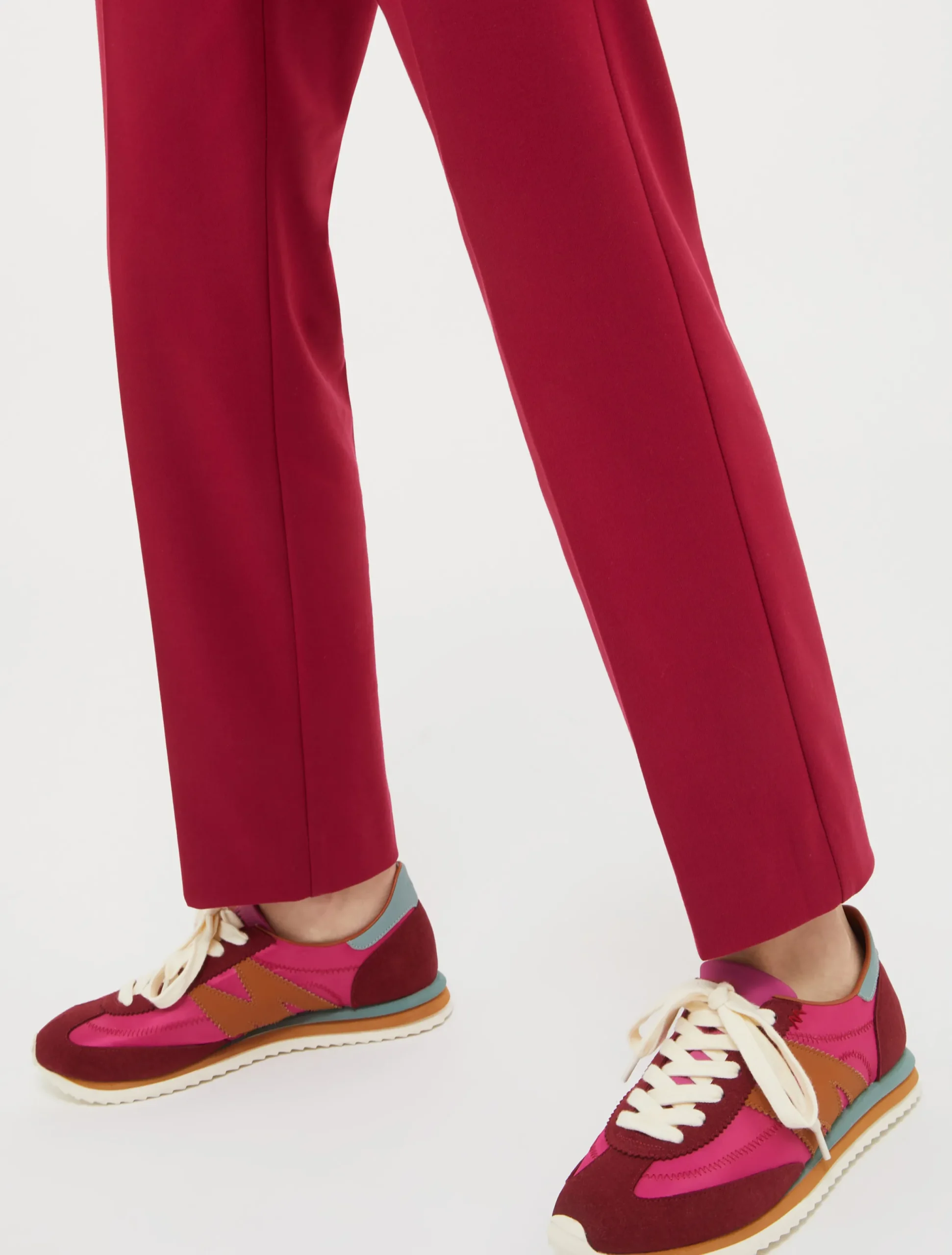 Tapered stretch trousers