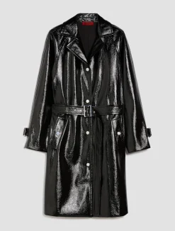 Trench coat in glossy patent leather