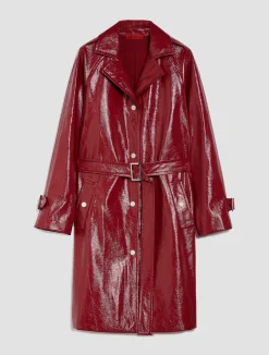 Trench coat in glossy patent leather