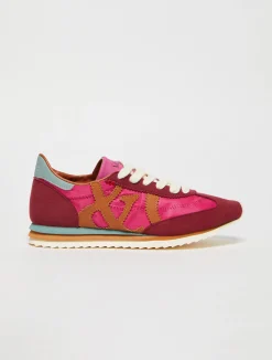 Ultra-light low-top trainers