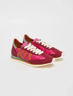Ultra-light low-top trainers