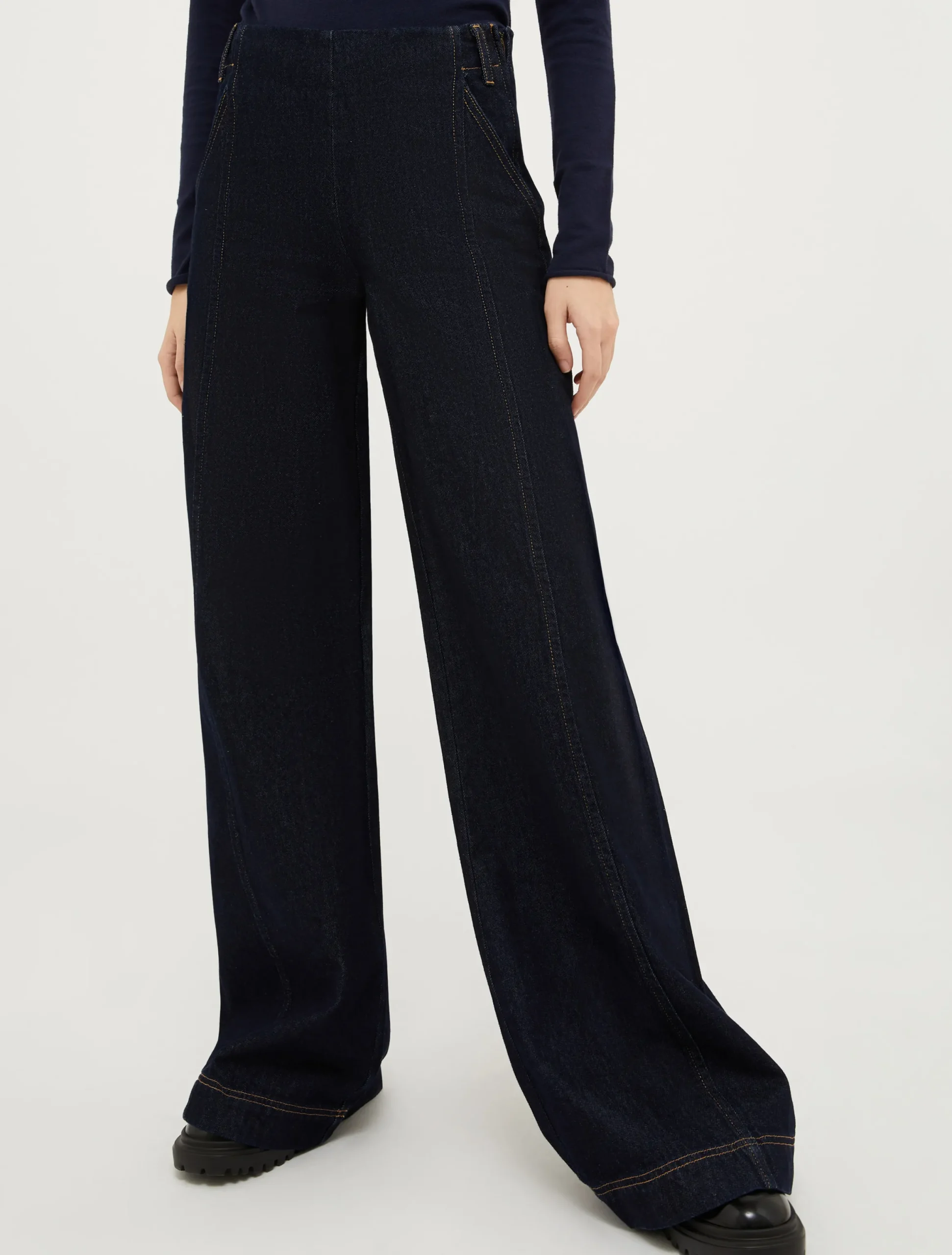 Wide-leg palazzo jeans