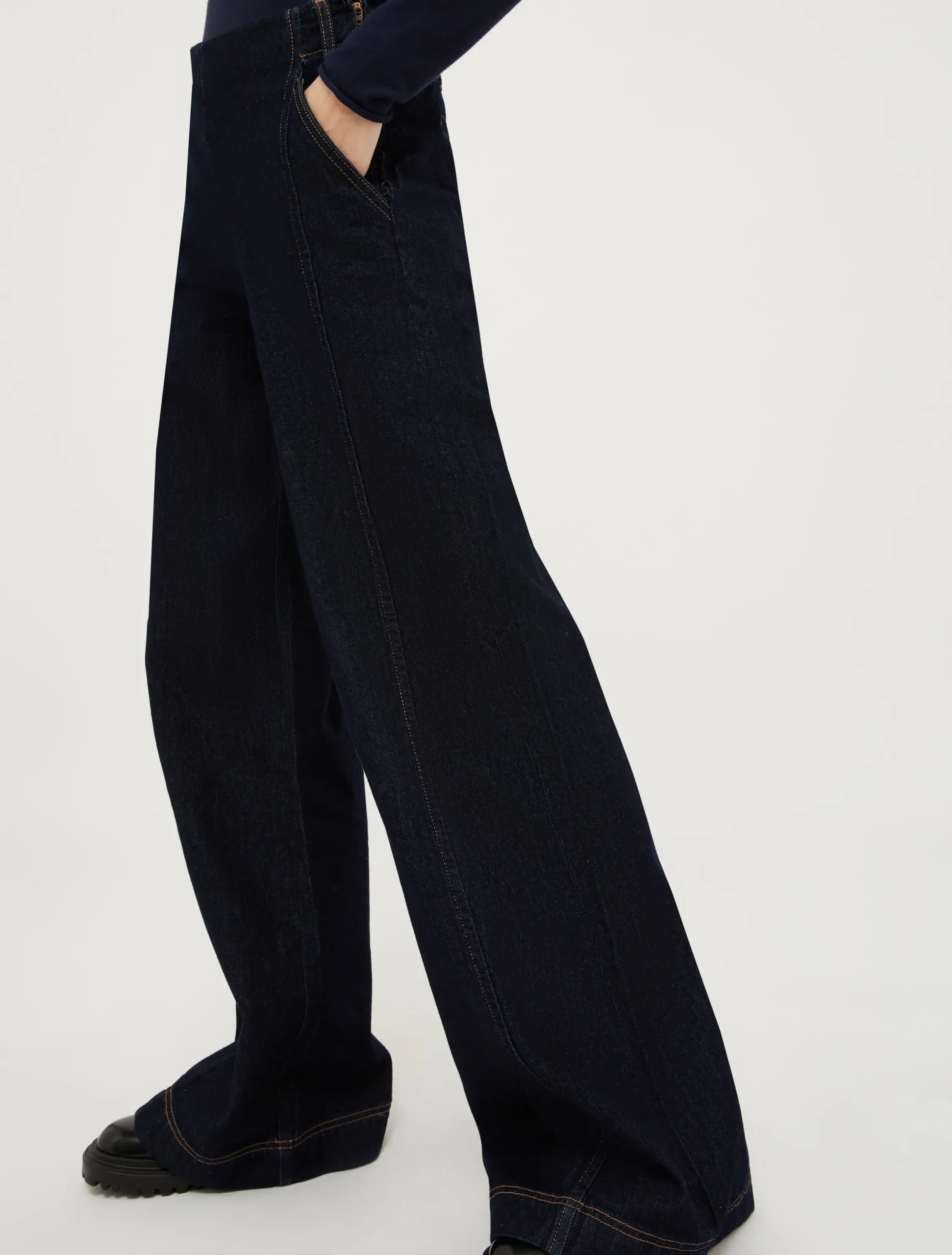 Wide-leg palazzo jeans